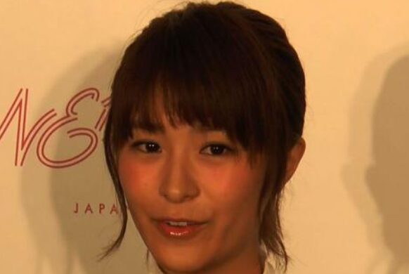 観月あこ